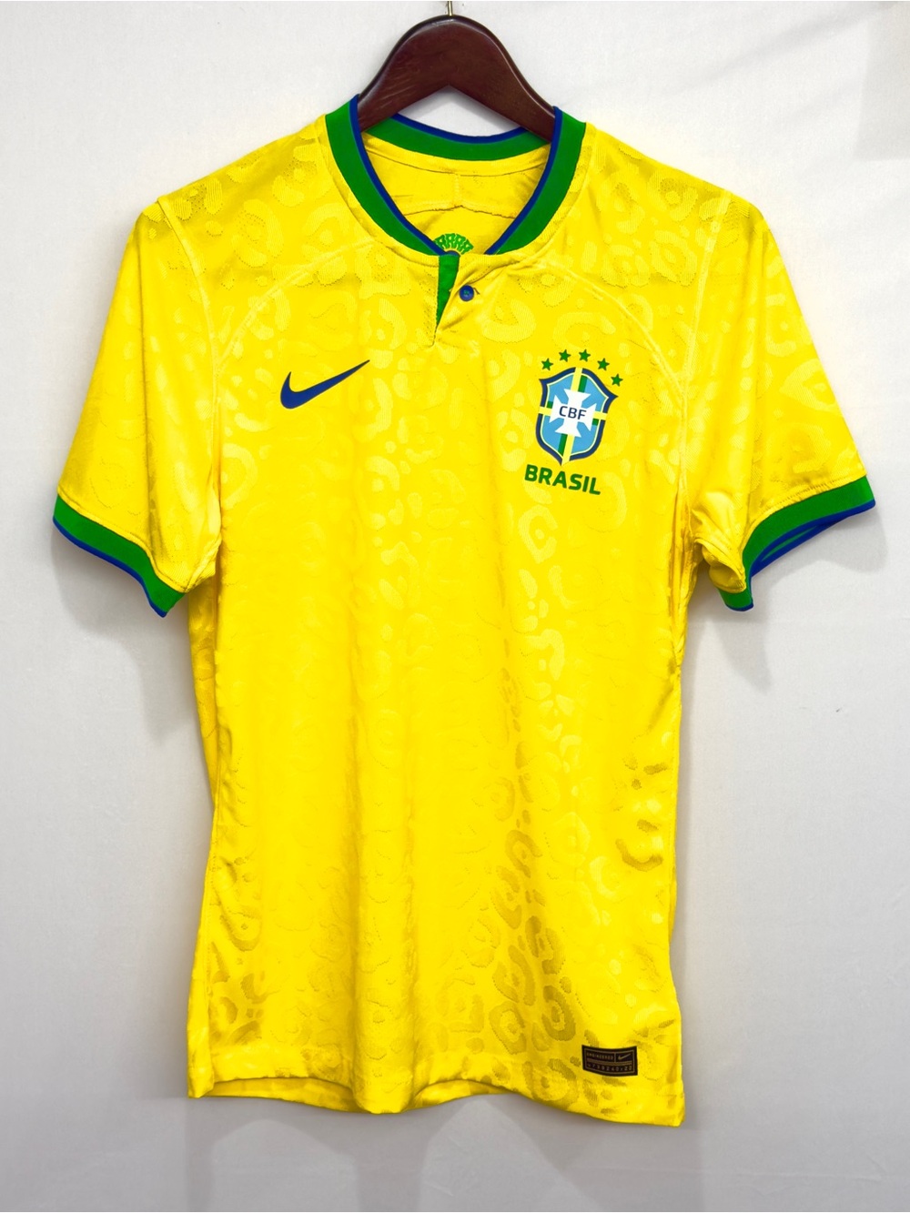 Nike Brazil 2022 Home Jersey Yellow Green CBF Soccer Shirt Mens Medium DN0680-71